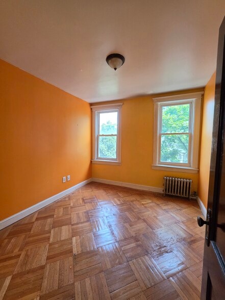 470 Fairview Ave, Ridgewood, NY for sale - Interior Photo - Image 3 of 16