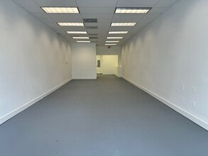 19750 NW 27th Ave, Miami Gardens, FL for lease Interior Photo- Image 2 of 8