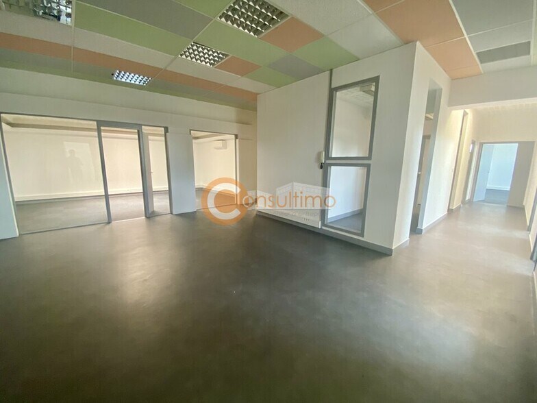 Office in Artigues-près-Bordeaux for lease - Interior Photo - Image 3 of 5