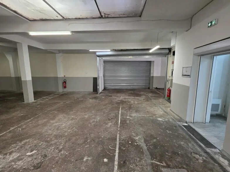 Industrial in Nice for sale - Building Photo - Image 3 of 3