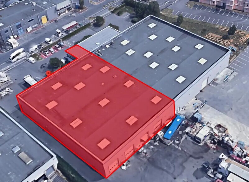 Industrial in Pierrelaye for lease - Building Photo - Image 2 of 7