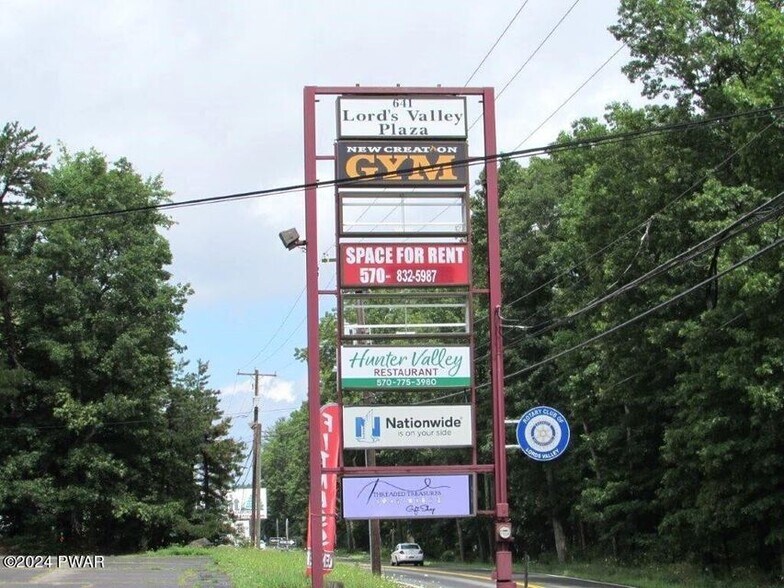 635 Route 739, Lords Valley, PA à vendre - Photo du bâtiment - Image 2 de 50