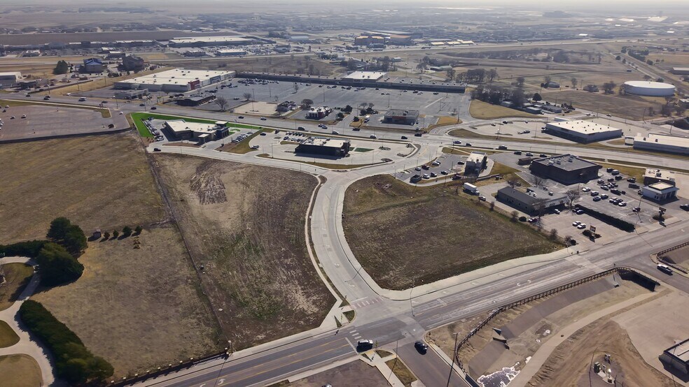 2010 Harding Ave, Garden City, KS à vendre - Vidéo sur l’inscription commerciale - Image 1 de 2