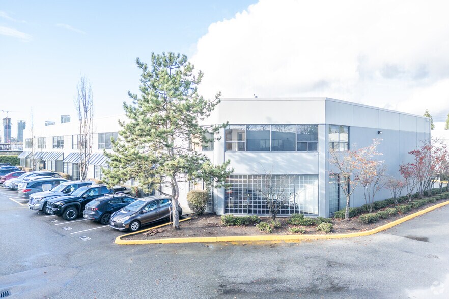 342 E Kent Ave S, Vancouver, BC à louer - Photo du bâtiment - Image 1 de 7