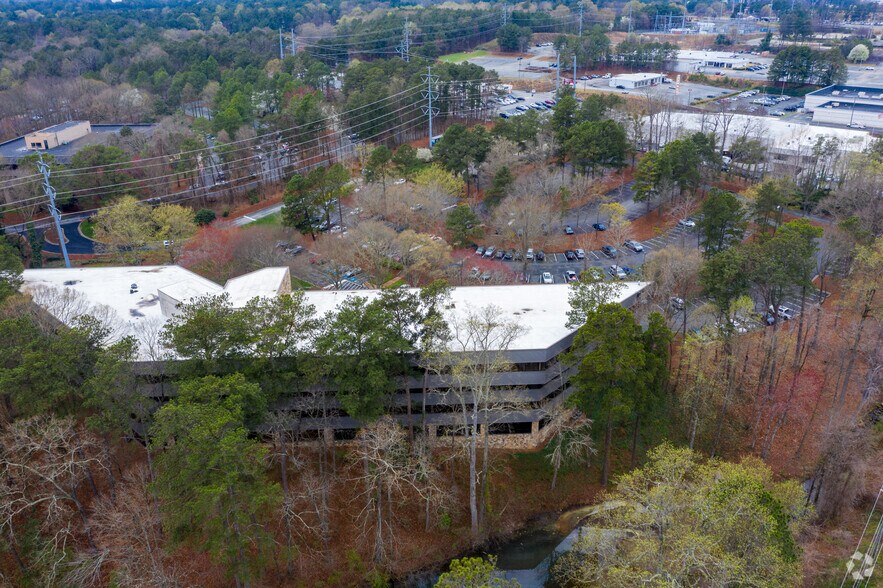 2400 Lake Pky, Smyrna, GA à louer - Aérien - Image 3 de 5