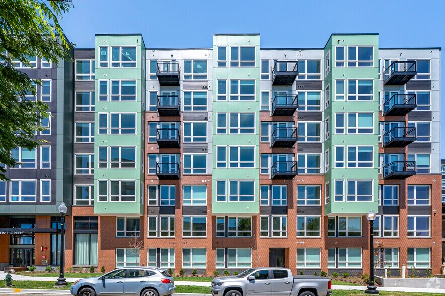 1701 H St NE, Washington, DC à louer - Photo du bâtiment - Image 3 de 42