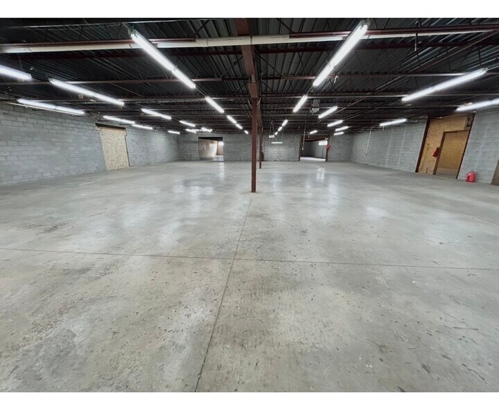 115 Centennial Rd, Shelburne, ON for lease - Building Photo - Image 1 of 7