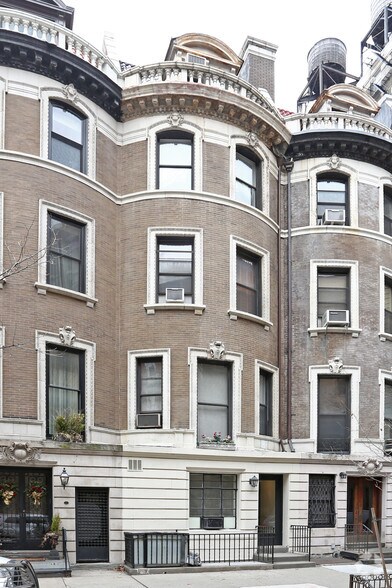 311 W 84th St, New York, NY à vendre - Photo du bâtiment - Image 2 de 7