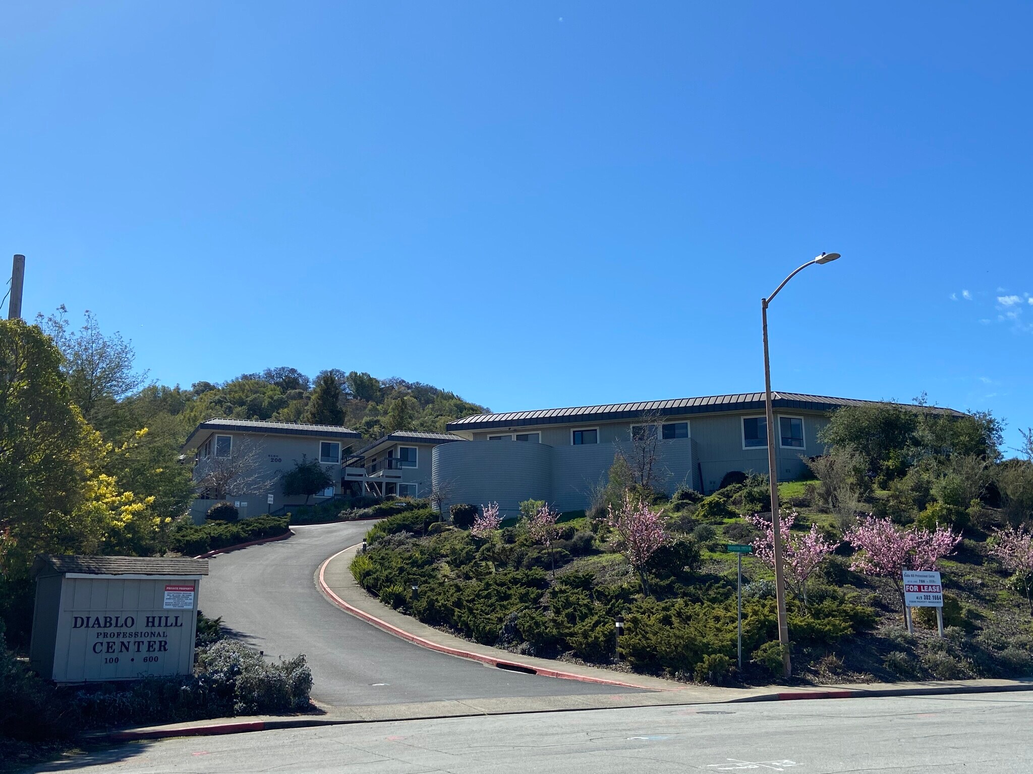 100 Professional Center Dr, Novato, CA à louer Photo du bâtiment- Image 1 de 16