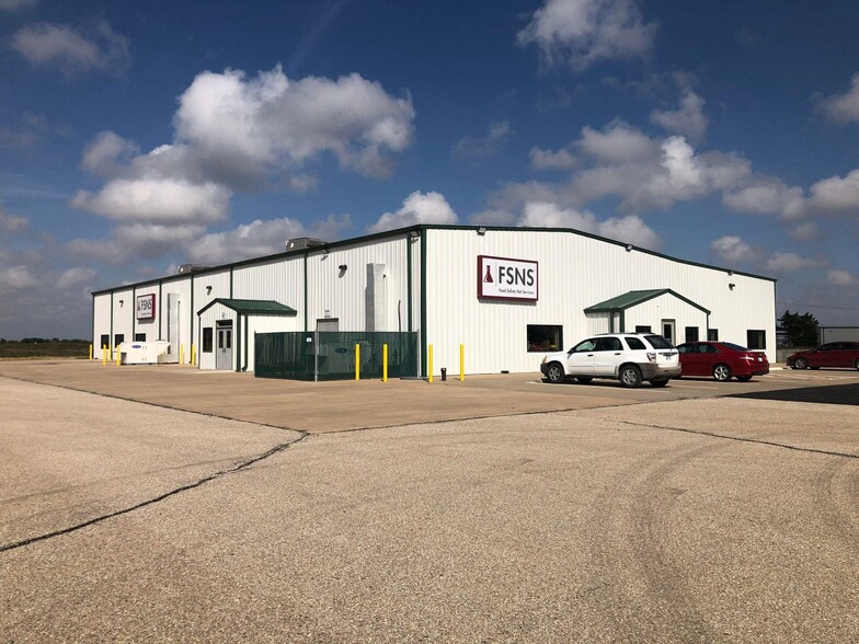 1519 S 2nd Ave, Dodge City, KS for sale - Building Photo - Image 1 of 5