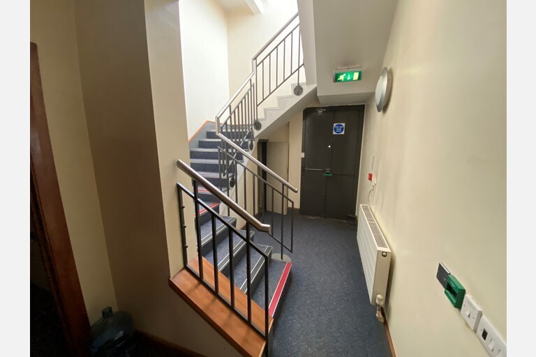 1 Bridge St, Banbridge à louer - Photo du bâtiment - Image 3 de 8