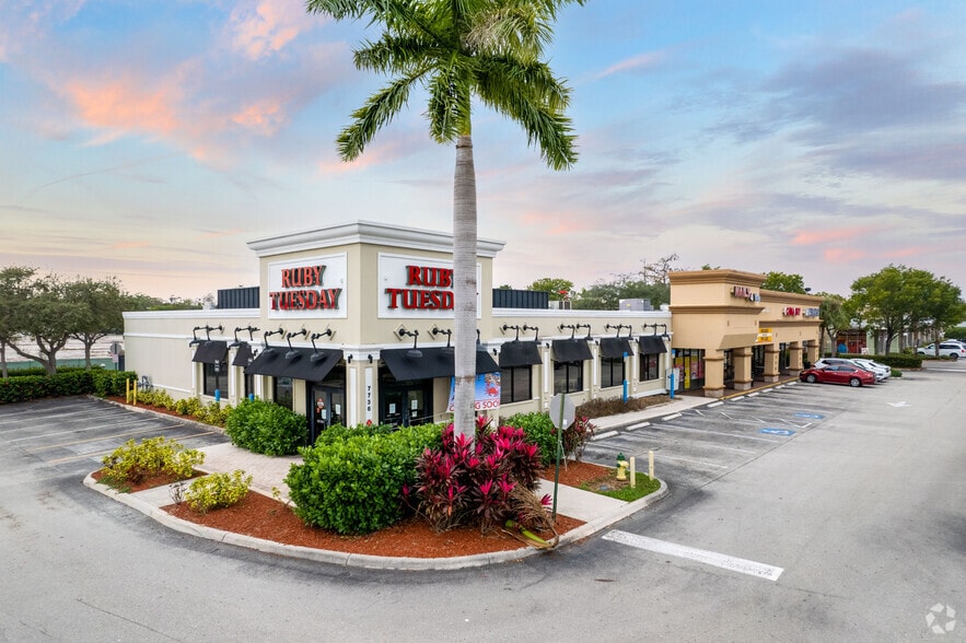 7720-7748 W Commercial Blvd, Lauderhill, FL for lease - Building Photo - Image 2 of 6