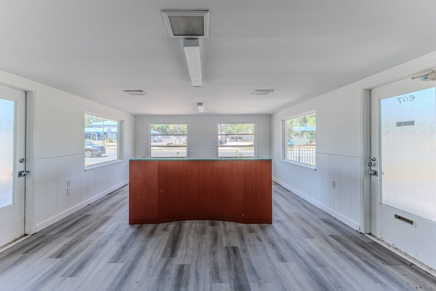 601 S Us-41, Inverness, FL à vendre - Hall d’entrée - Image 3 de 22