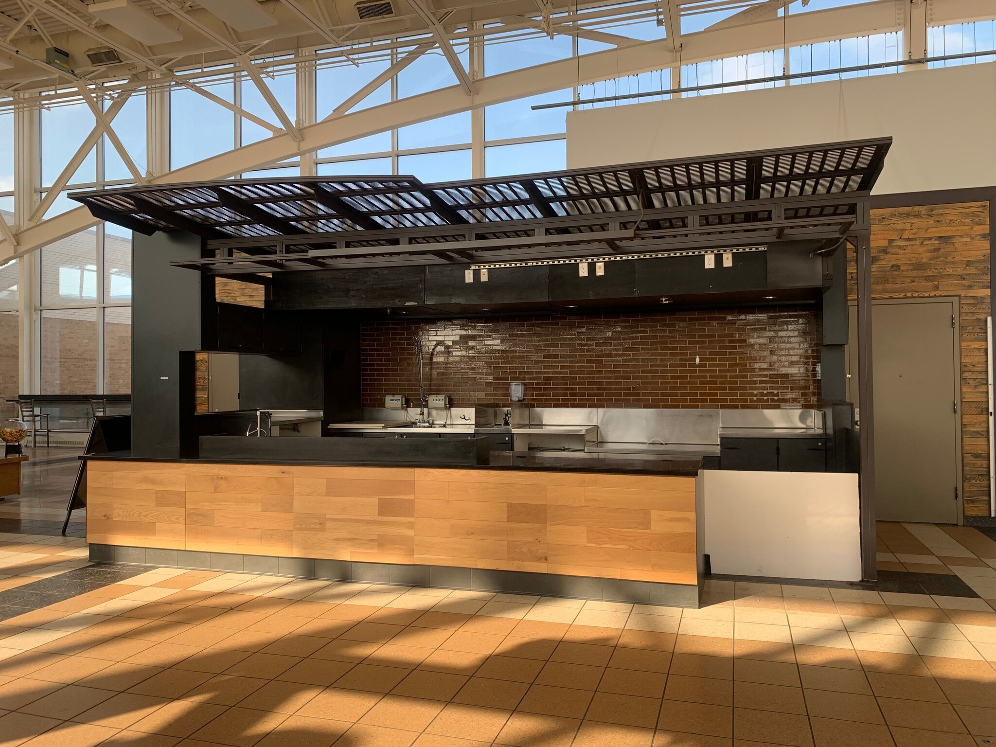 13783 W Oasis Service Rd, Lake Forest, IL for lease Interior Photo- Image 1 of 4