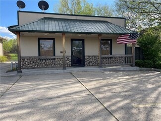 Plus de détails pour 605 Baptiste Dr, Paola, KS - Commerce de détail à vendre