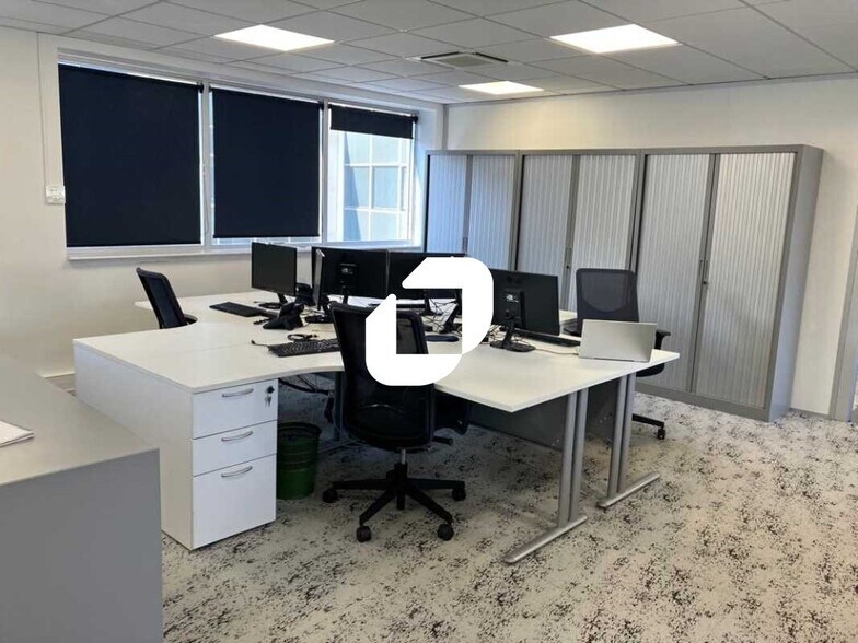 Bureau dans Vincennes à louer - Photo du bâtiment - Image 1 de 12