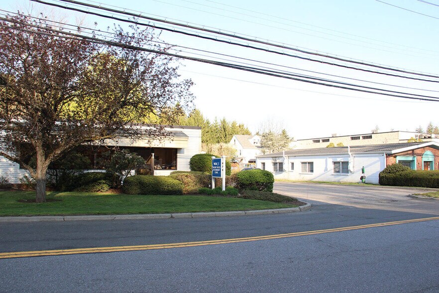 474 LEXINGTON AVE, Mount Kisco, NY à vendre - Photo du bâtiment - Image 2 de 2