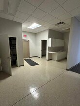 121 Express Ln, Lansing, KS for lease Building Photo- Image 2 of 3