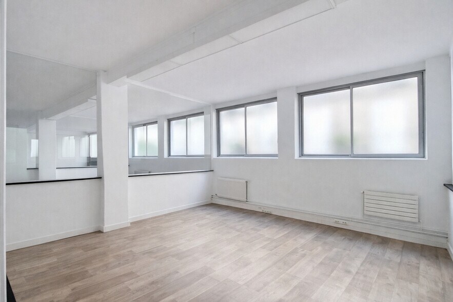 Office in Paris for lease - Interior Photo - Image 2 of 10
