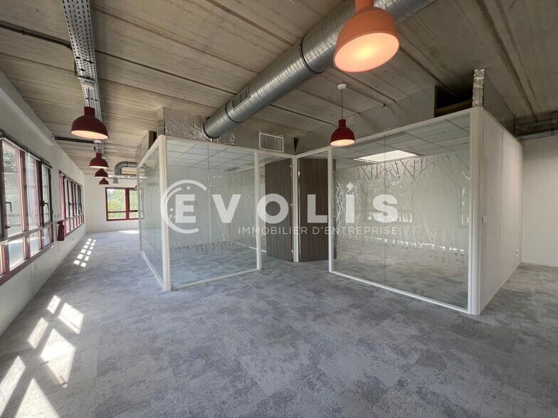 Office in Les Ulis for sale - Interior Photo - Image 1 of 10