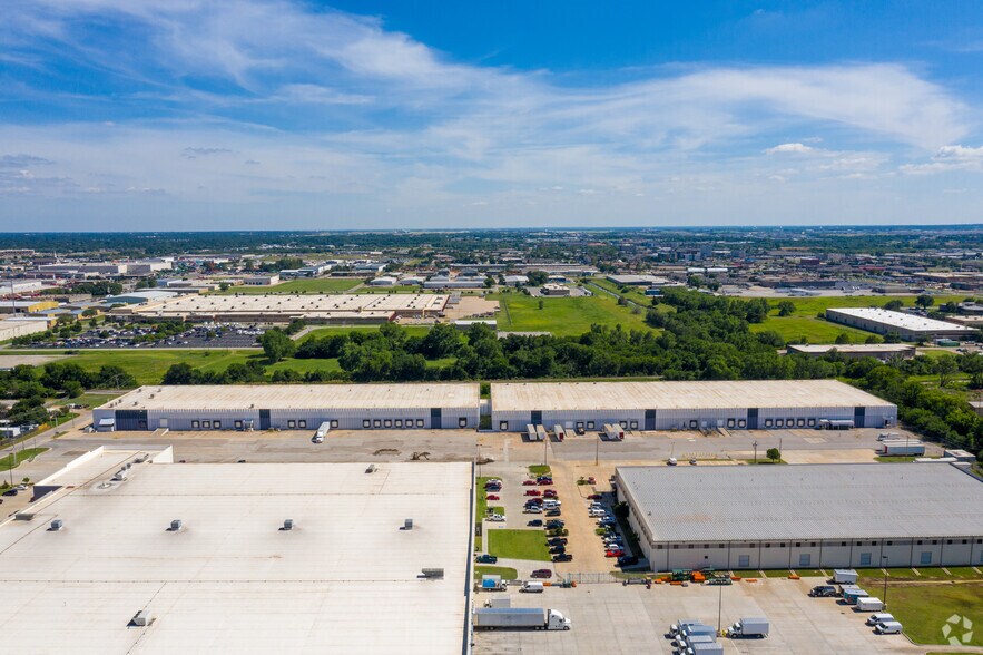 605-701 N Tulsa Ave, Oklahoma City, OK à louer - Photo du bâtiment - Image 2 de 4