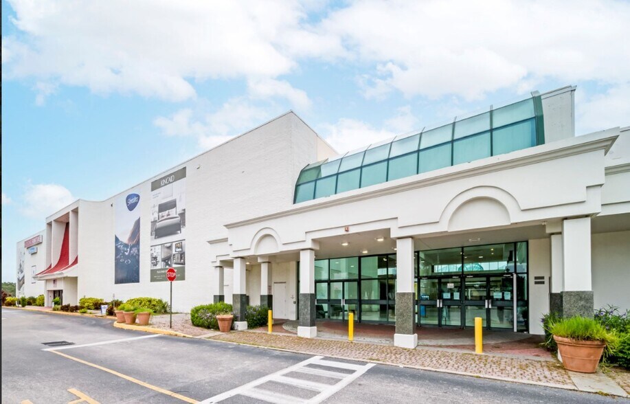 303 US 301st Blvd W, Bradenton, FL à louer - Photo principale - Image 1 de 27