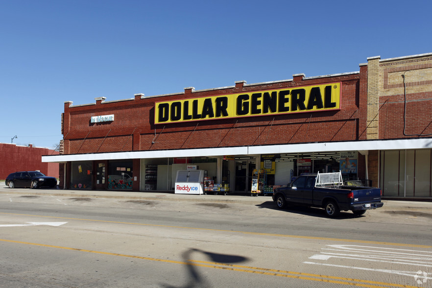 908 Jim Thorpe Blvd, Prague, OK for sale - Primary Photo - Image 1 of 1