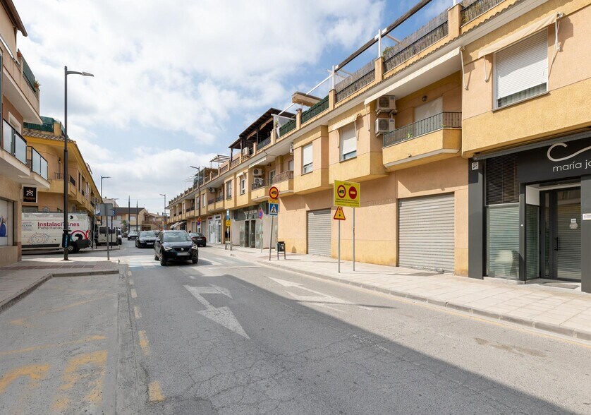 Commerce de détail dans Churriana de la Vega, Granada à vendre - Photo du bâtiment - Image 2 de 16