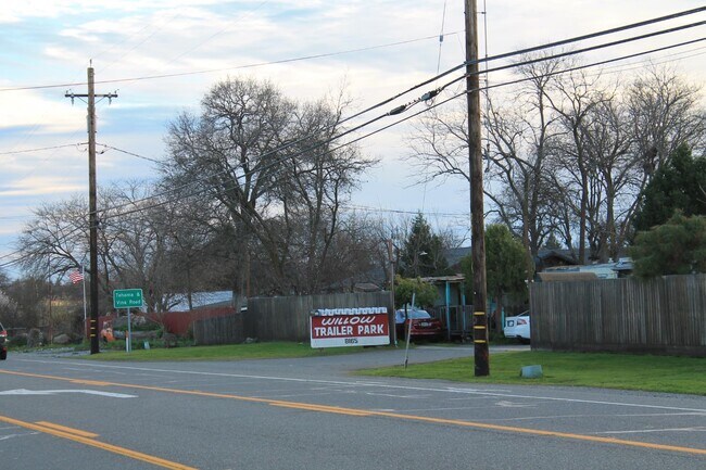 Plus de détails pour 8165-8169 State Highway 99E, Los Molinos, CA - Multi-résidentiel à vendre