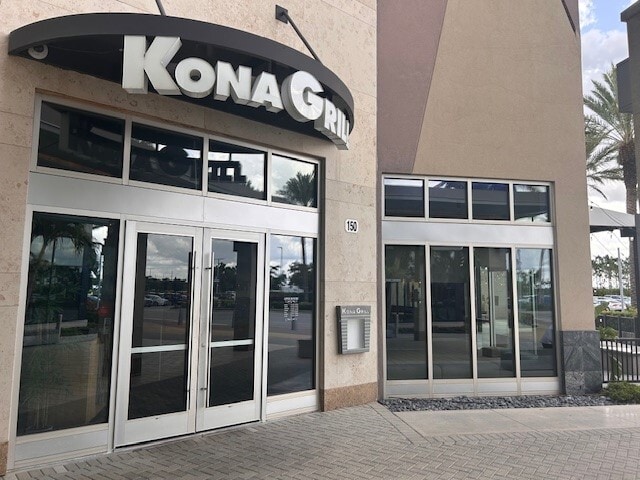 140 University Town Center Dr, Sarasota, FL for lease - Building Photo - Image 3 of 11