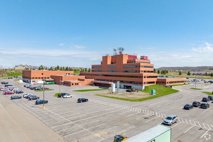 4000-4200 Medical Center Dr, Fayetteville, NY for lease - Building Photo - Image 2 of 11