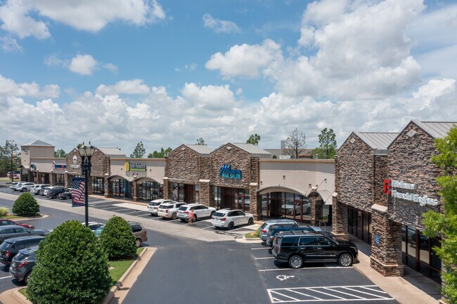 More details for 3521-3561 W Memorial Rd, Oklahoma City, OK - Office/Retail for Lease