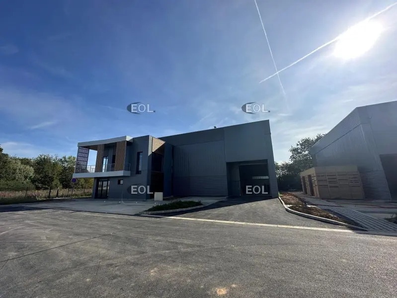 Flex in Chanteloup-en-Brie for lease Building Photo- Image 1 of 9