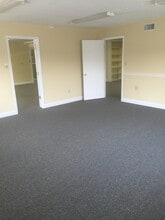 86 Greenbrook Rd, Green Brook, NJ à louer Photo intérieure- Image 2 de 8