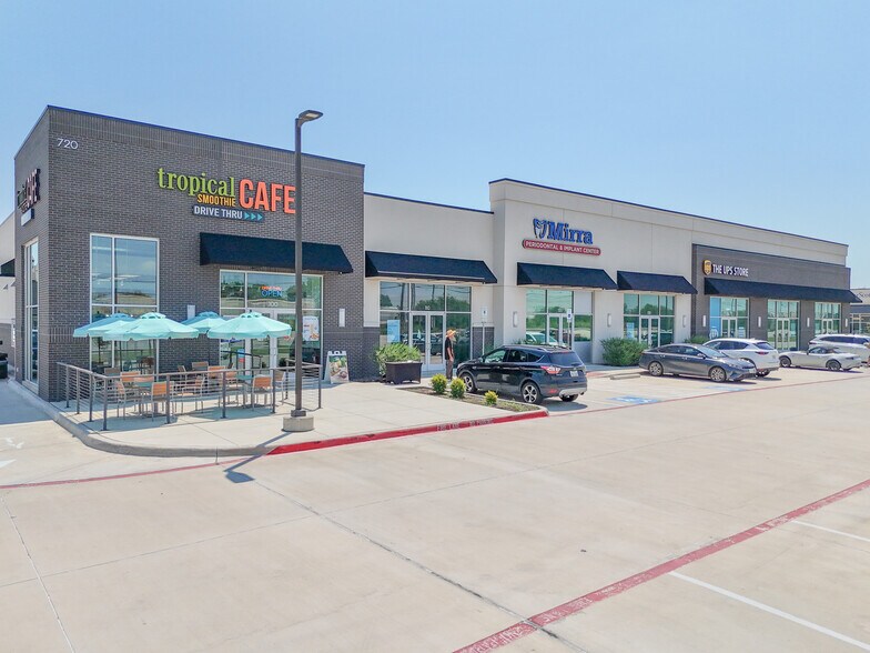 720 S Highway 377, Roanoke, TX à vendre - Photo du bâtiment - Image 2 de 8