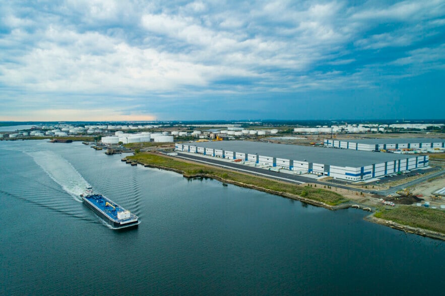 600 Linden Logistics Way, Linden, NJ for lease - Building Photo - Image 1 of 2