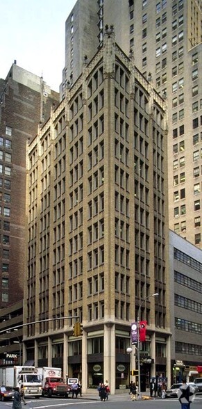 1431 Broadway, New York, NY for lease - Building Photo - Image 2 of 9