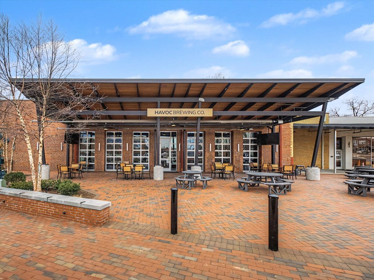 39 West St, Pittsboro, NC à louer Photo principale- Image 1 de 82