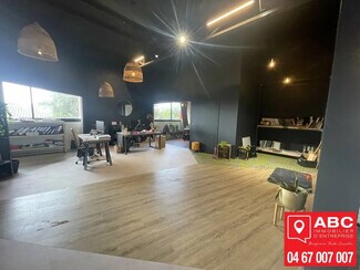 Plus de détails pour Local d'activités à louer