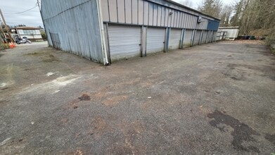 32 S Davies Rd, Lake Stevens, WA for lease Interior Photo- Image 2 of 9
