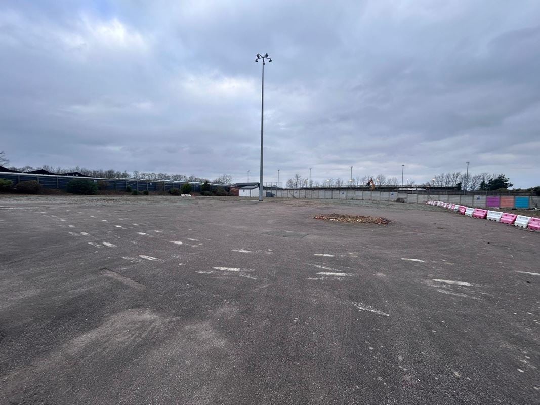 Caxton Way, Stevenage for lease Primary Photo- Image 1 of 8