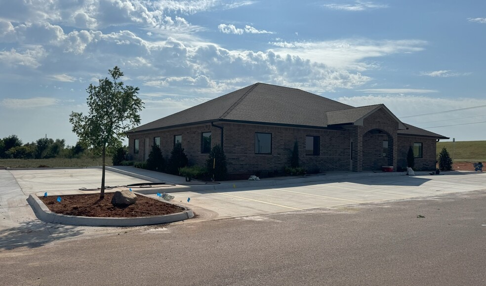 0 Sara Road, Mustang, OK for lease - Building Photo - Image 3 of 4