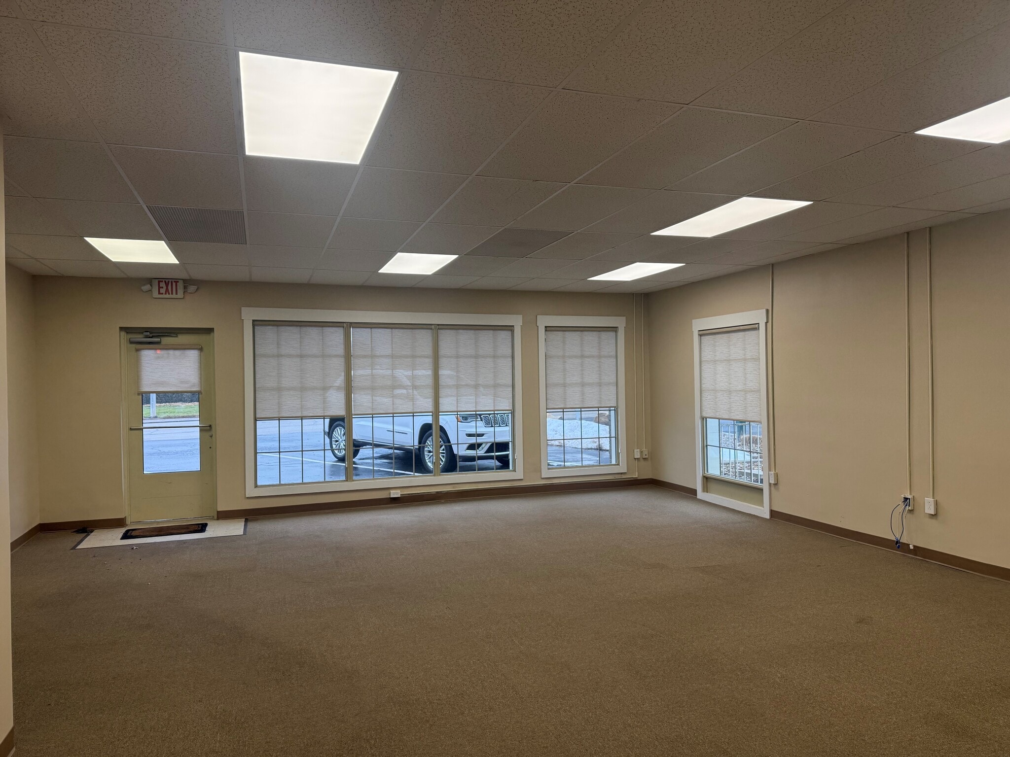 8162 Perry Hwy, Pittsburgh, PA for lease Interior Photo- Image 1 of 3