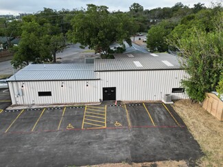 Plus de détails pour 136 W Nacogdoches St, New Braunfels, TX - Industriel à vendre