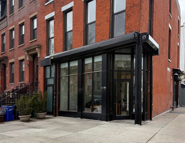 Plus de détails pour 385 Smith St, Brooklyn, NY - Commerce de détail à louer