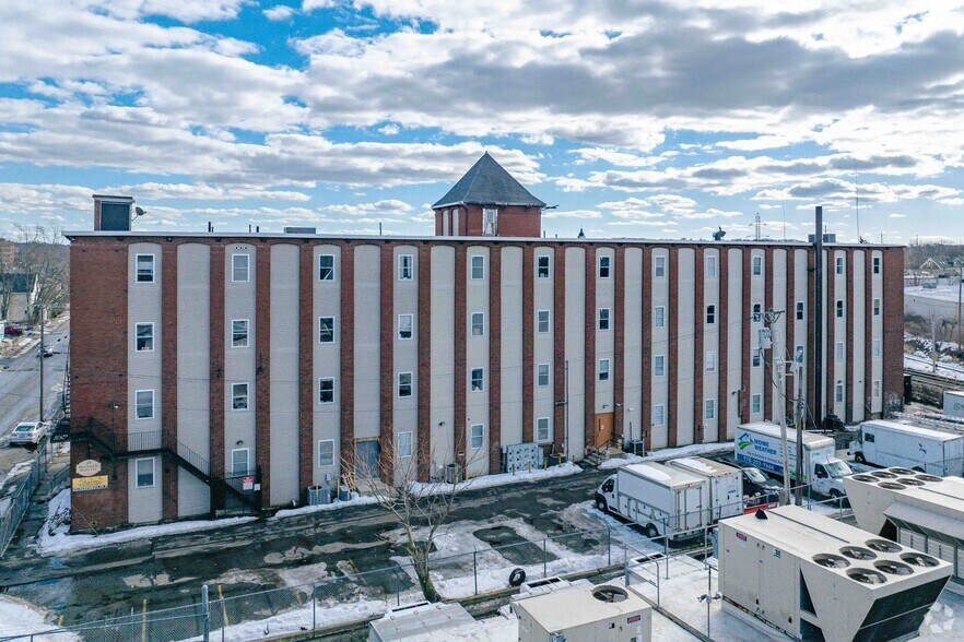 49 Blanchard St, Lawrence, MA à louer - Photo du bâtiment - Image 3 de 5