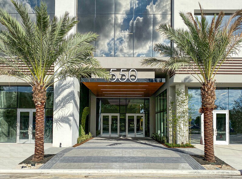 550 S Andrews Ave, Fort Lauderdale, FL à louer - Photo du bâtiment - Image 3 de 14