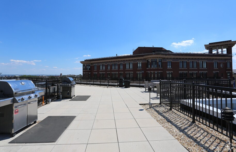 1375 Kenyon St NW, Washington, DC à louer - Photo du bâtiment - Image 3 de 74