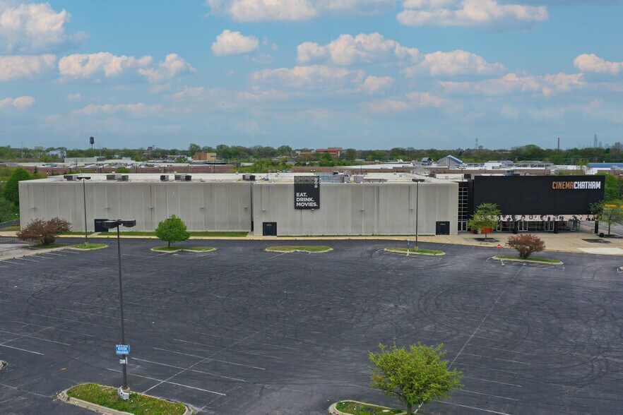 210 W 87th St, Chicago, IL à louer - Photo du bâtiment - Image 3 de 8