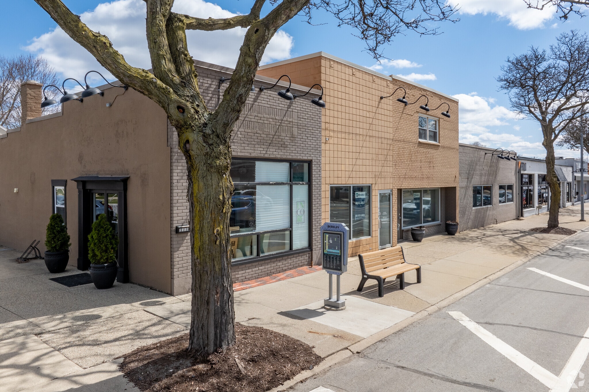 2860, 2870 & 2880 Coolidge Hwy, Berkley, MI for lease Primary Photo- Image 1 of 26